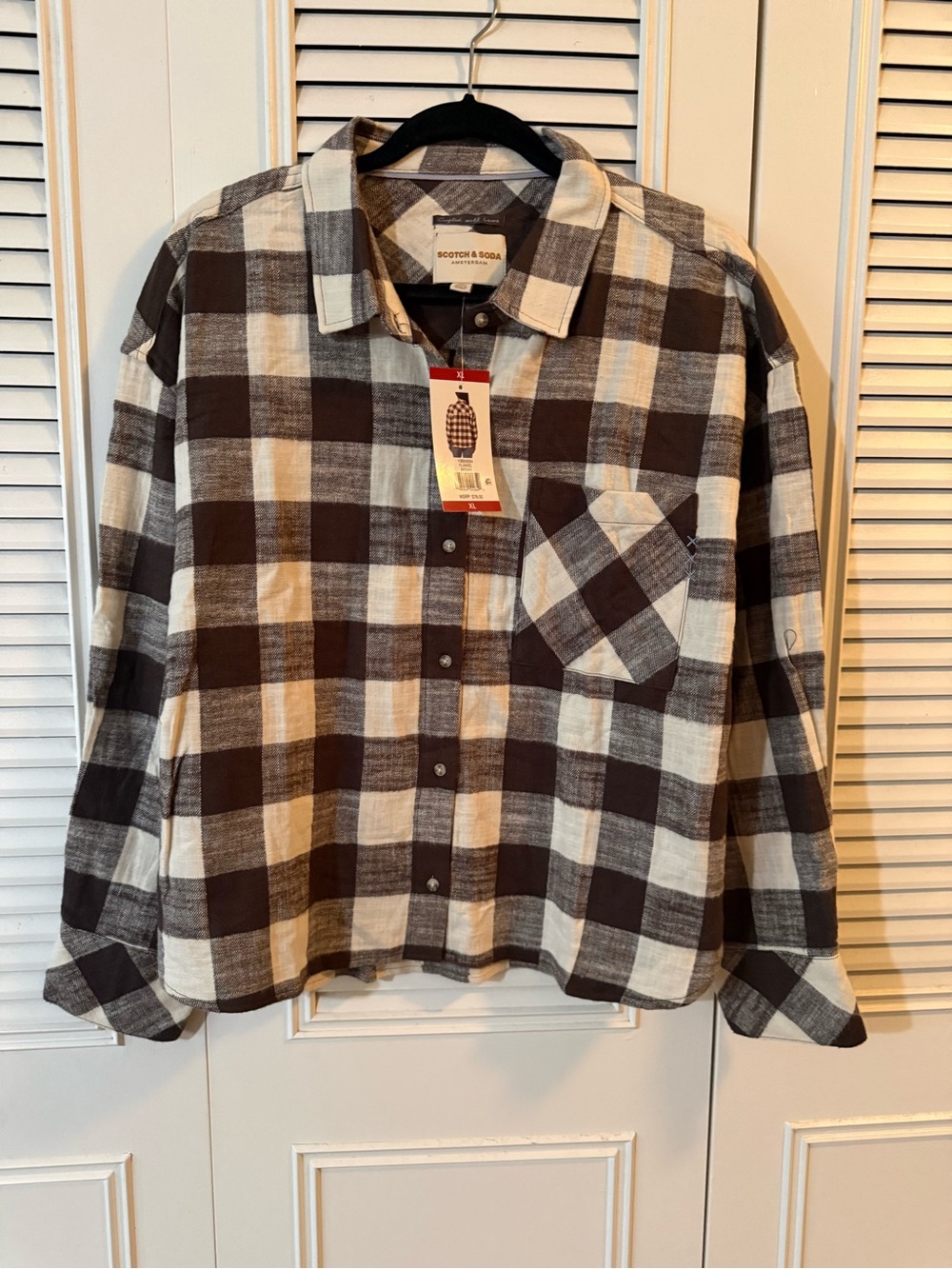 Women’s plaid button up
